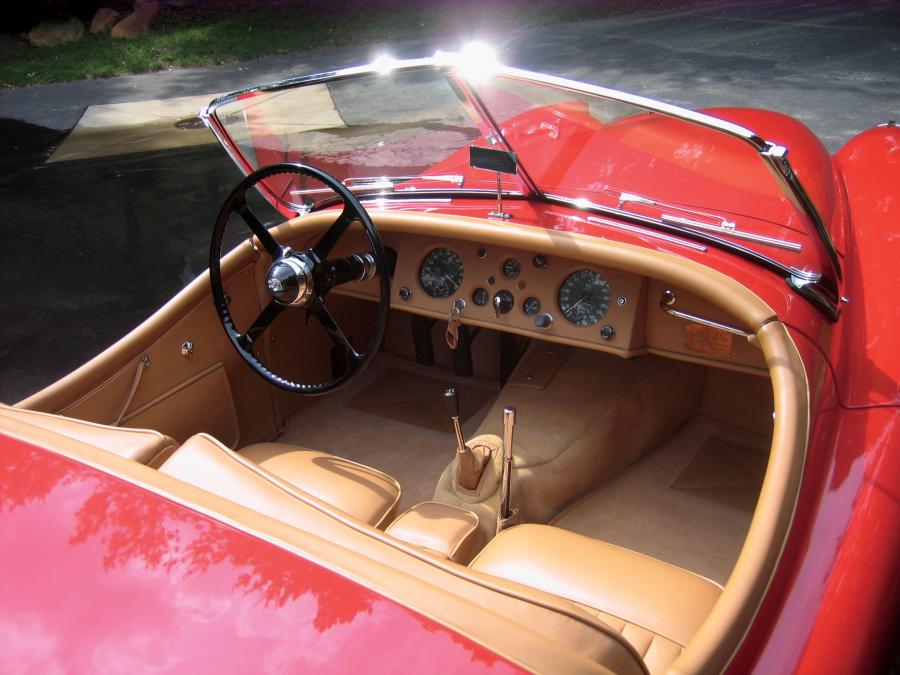  Jaguar XK120 SE Roadster 1951 года  (фото 10 из 19)